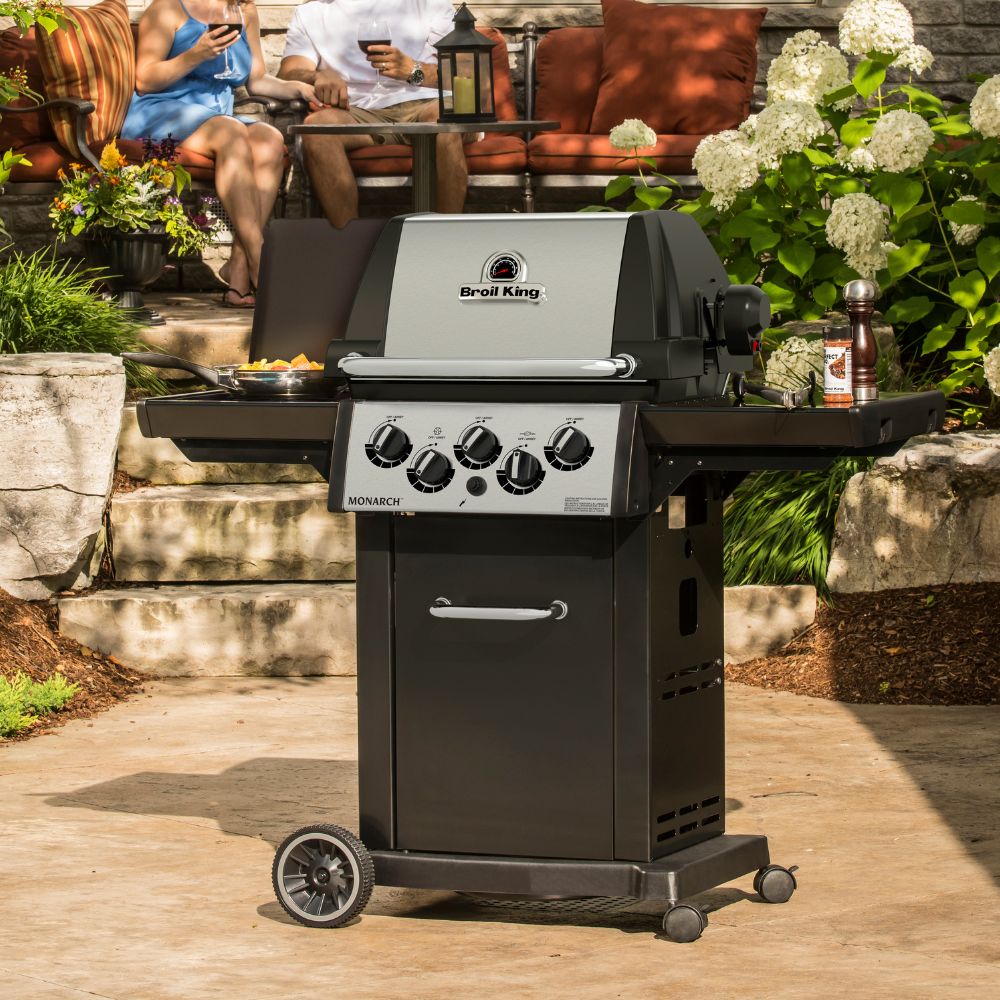 Broil King Monarch 390 Gas Grill