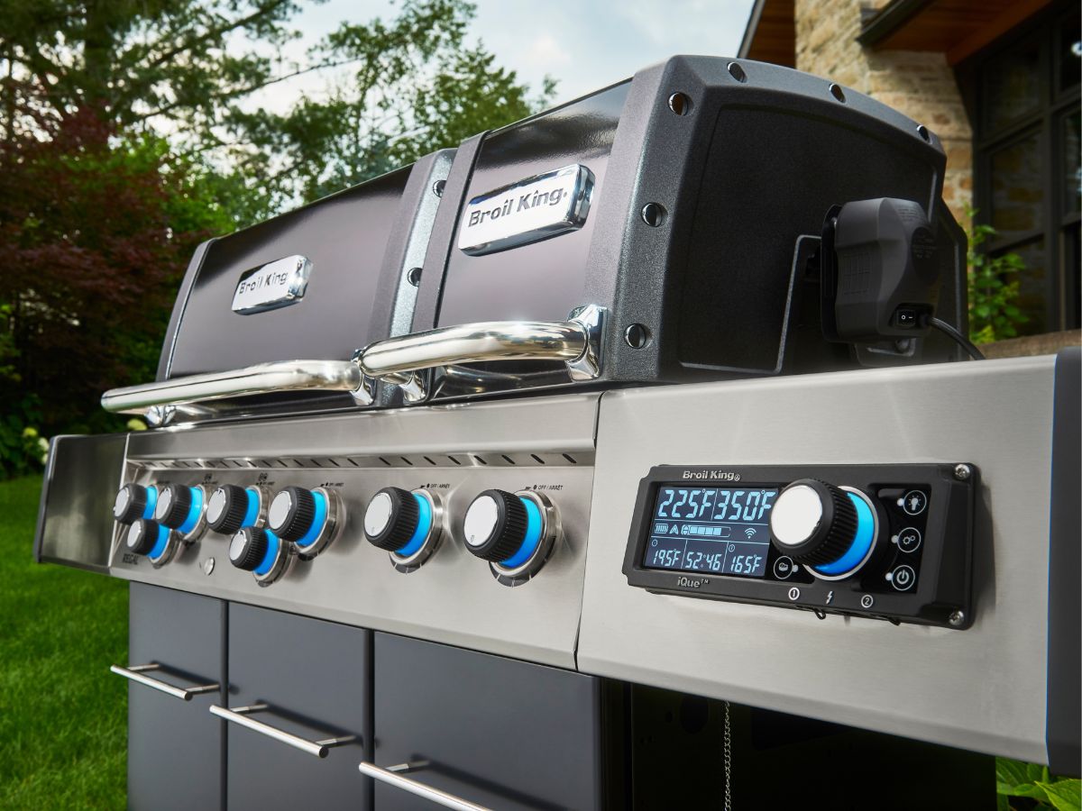 Broil King Regal Q 690 Pro IR Gas Grill