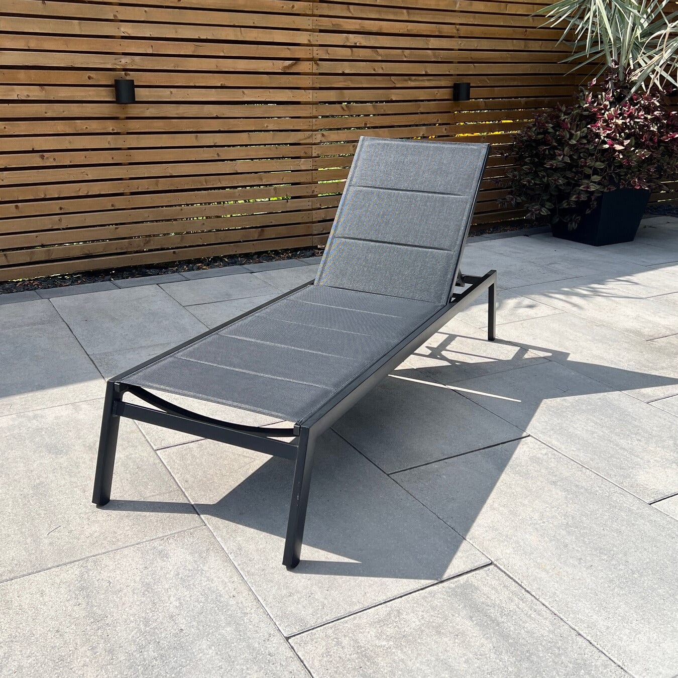 Breeze Padded Sling Chaise Lounge