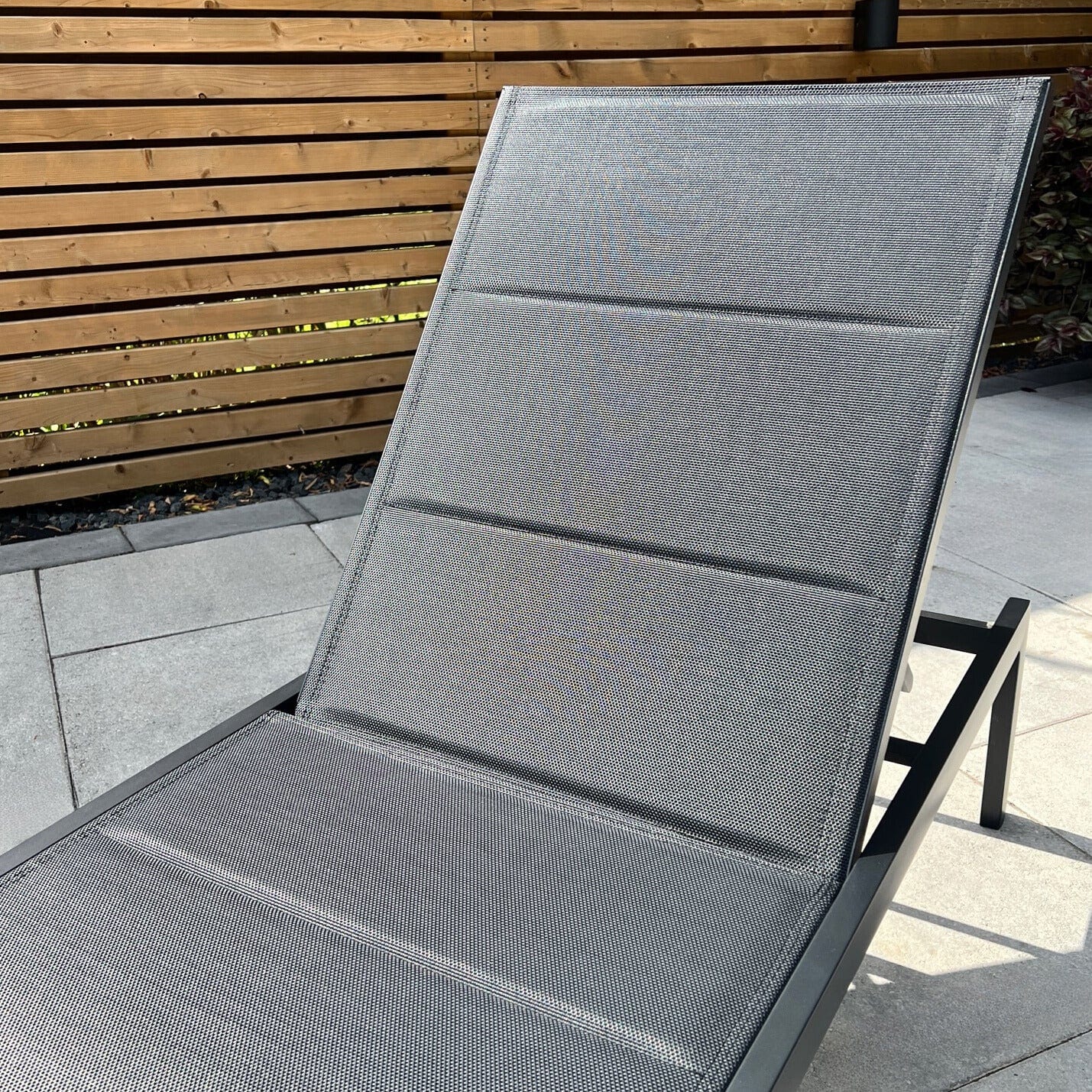 Breeze Padded Sling Chaise Lounge