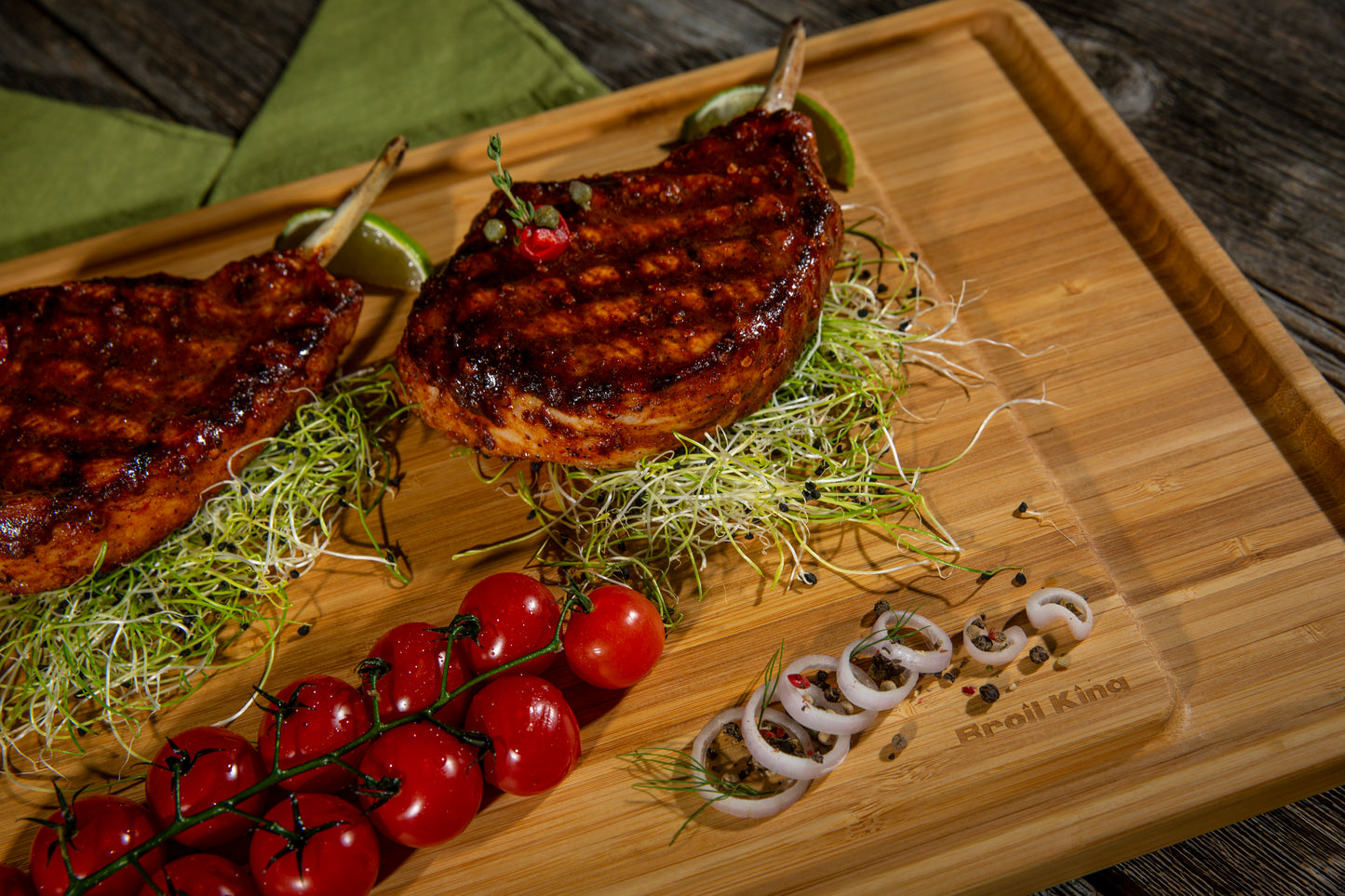 Broil King Imperial Bamboo Cutting Board