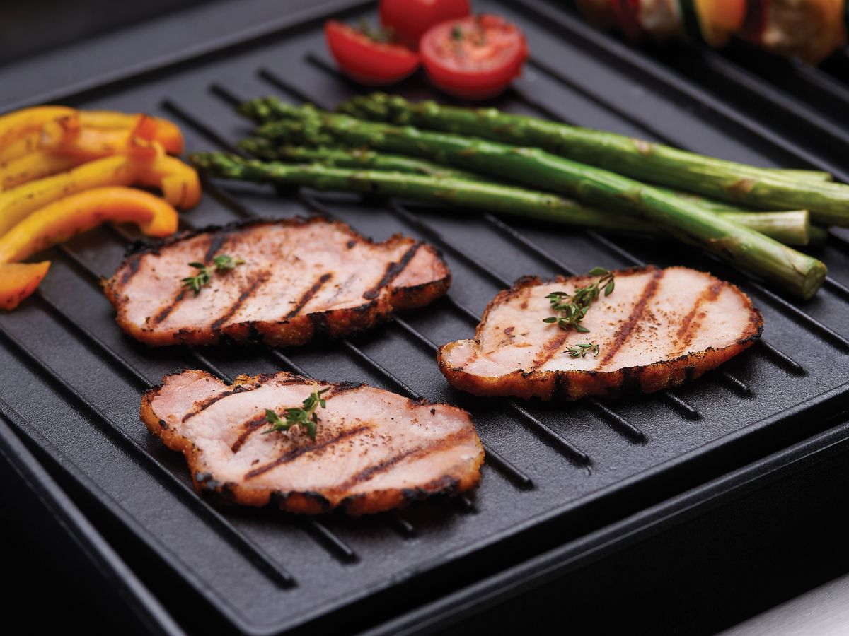 Broil King Cast Iron Griddle: Signet/Crown