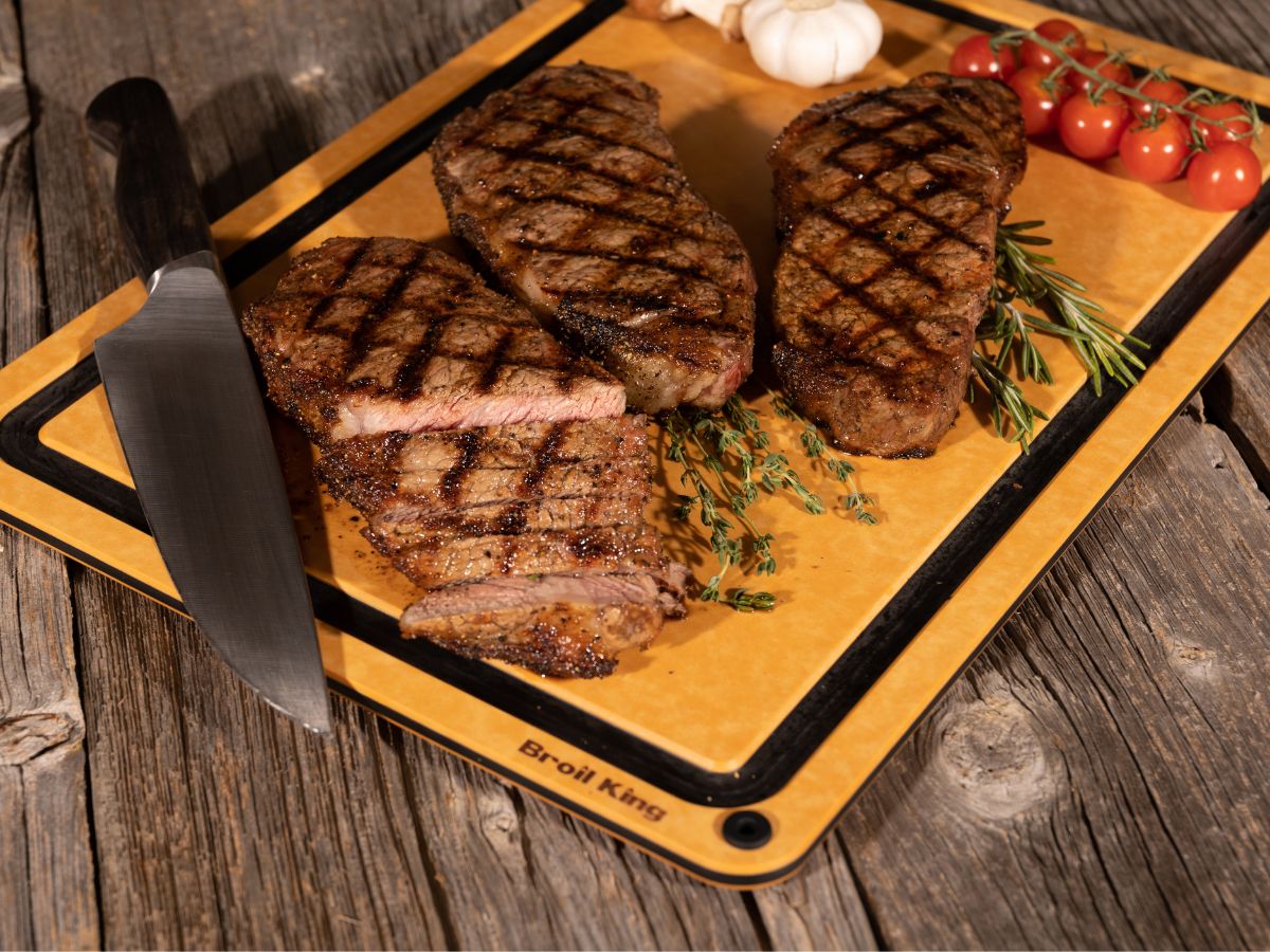 Broil King Wood Fiber Cutting Board