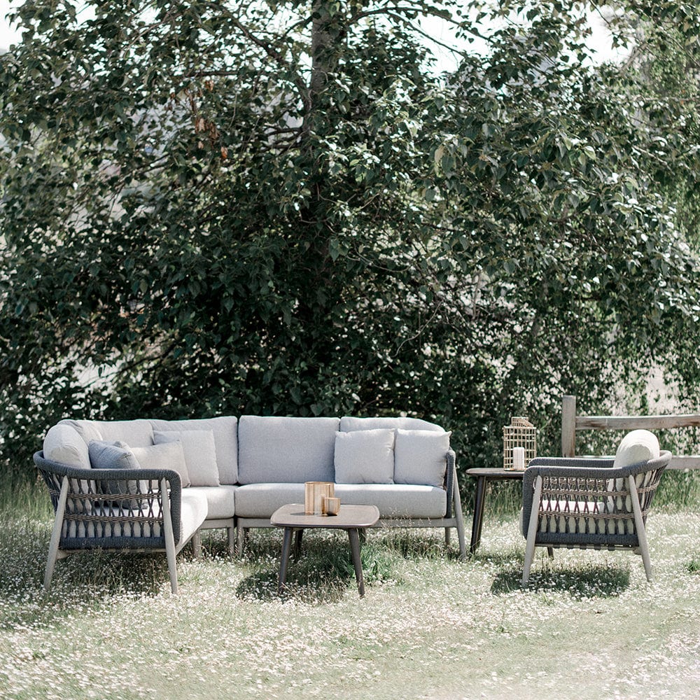 Coconut Grove Curved Corner