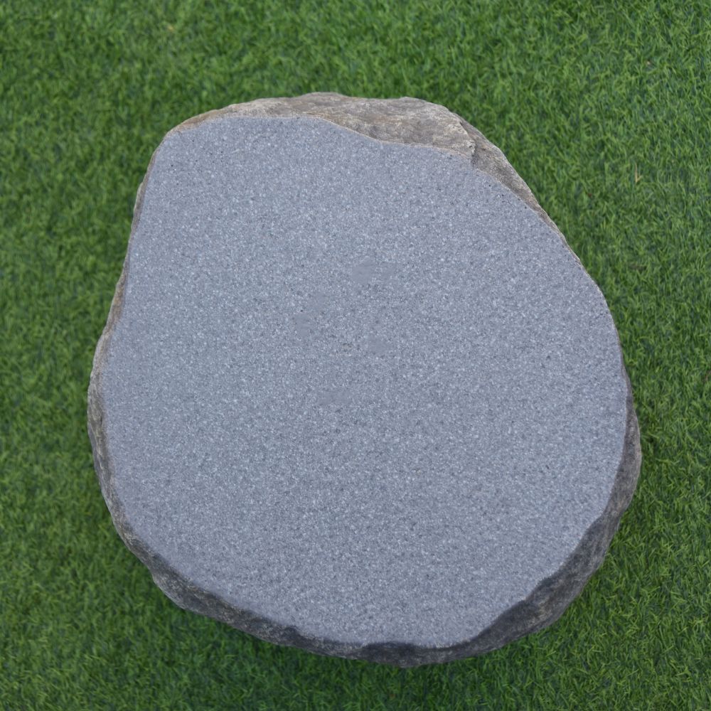 Boulder Cast Concrete Seat