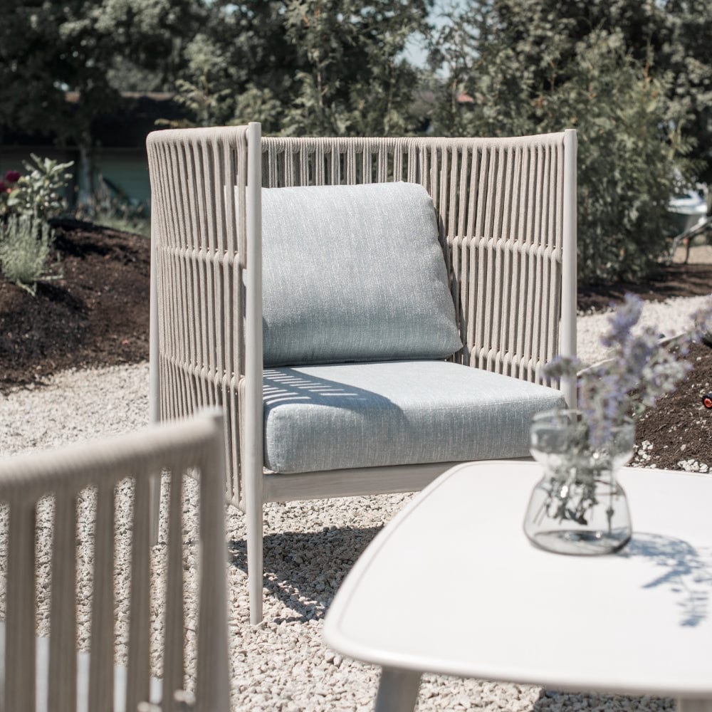 Lineas Highback Club Chair