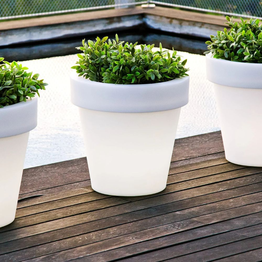 Magnolia LED Solar & Rechargeble Planter