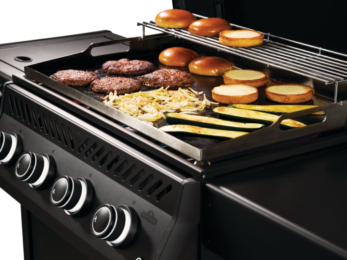 Napoleon Rogue PRO Phantom 30 Griddle Gas Grill