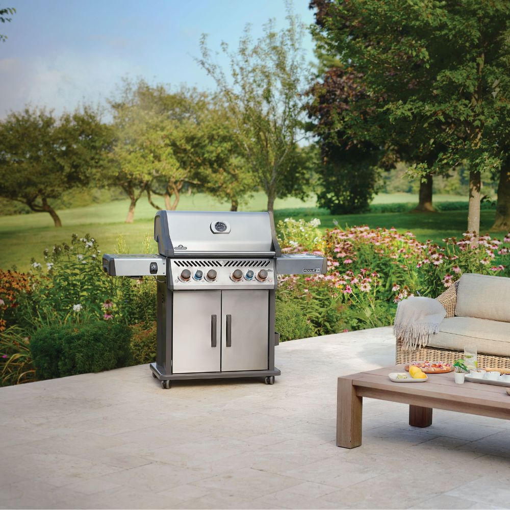 Napoleon Rogue PRO-S 525 with Infrared Side & Rear Burner Gas Grill - Stainless Steel