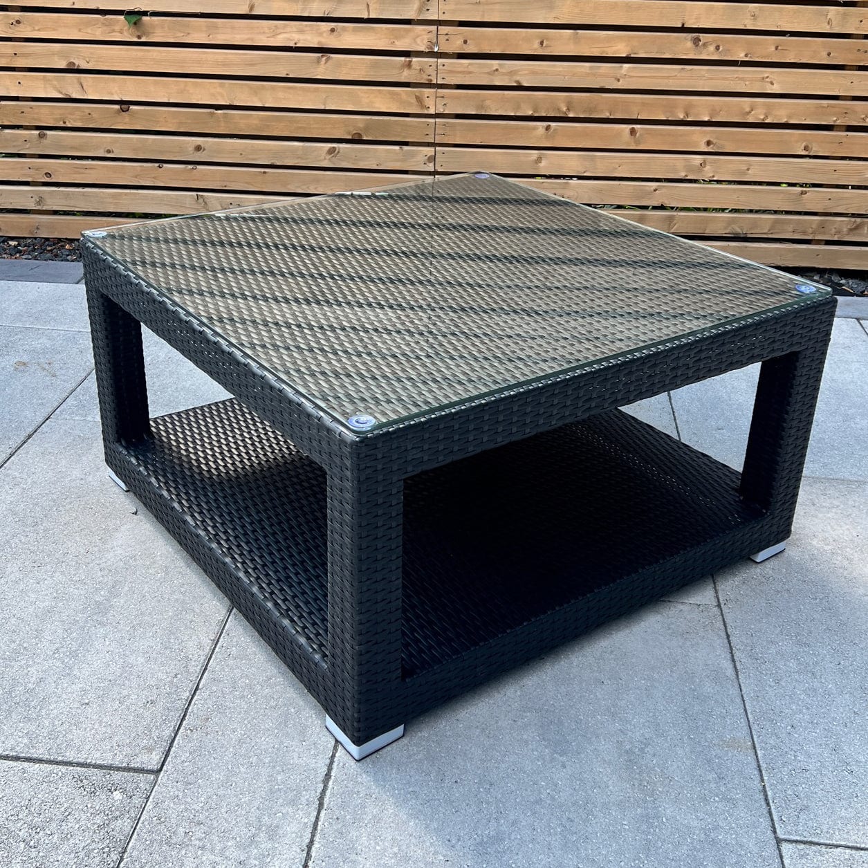 Universal Wicker Chat Table