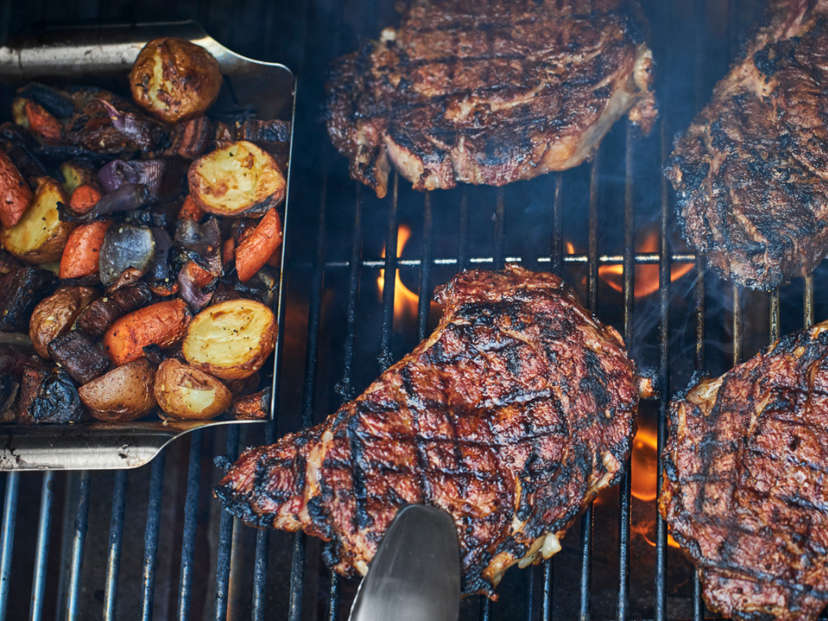 Weber Deluxe Grilling Basket
