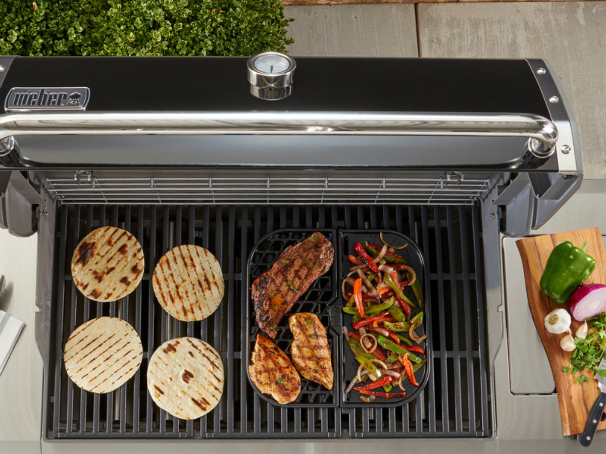 Weber Grill & Griddle Station