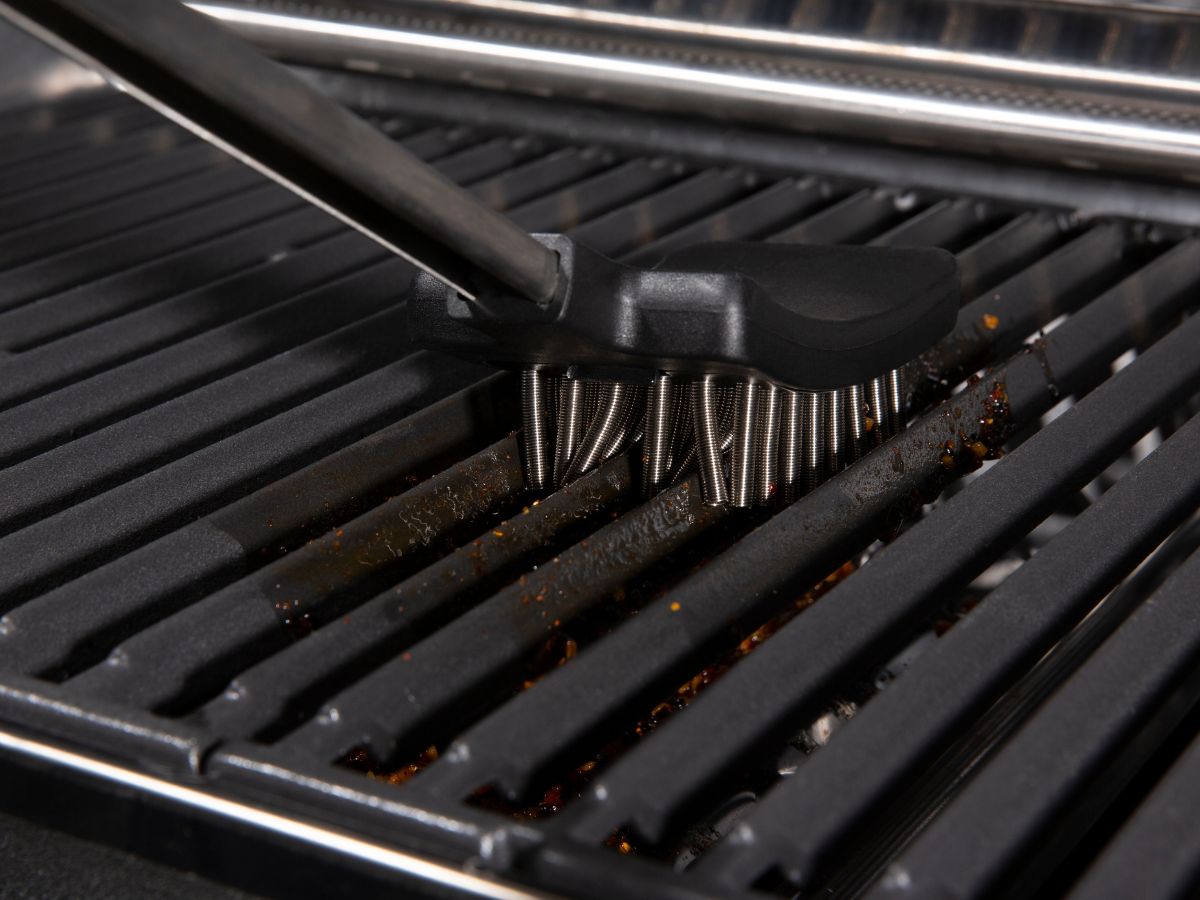 Broil King Coil Spring Stainless Steel Baron Grill Brush