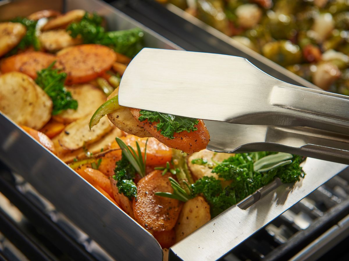 Broil King Narrow Stainless Steel Wok Topper
