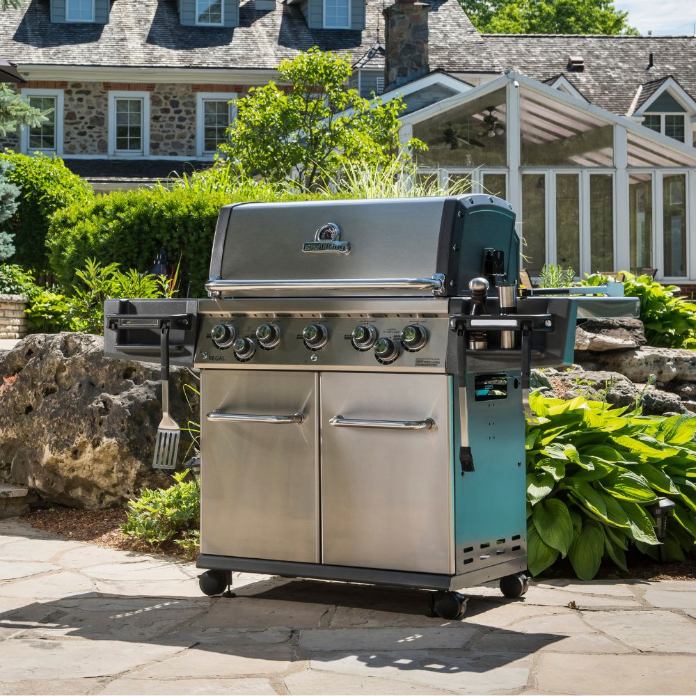 Broil King Regal S 590 Pro Gas Grill