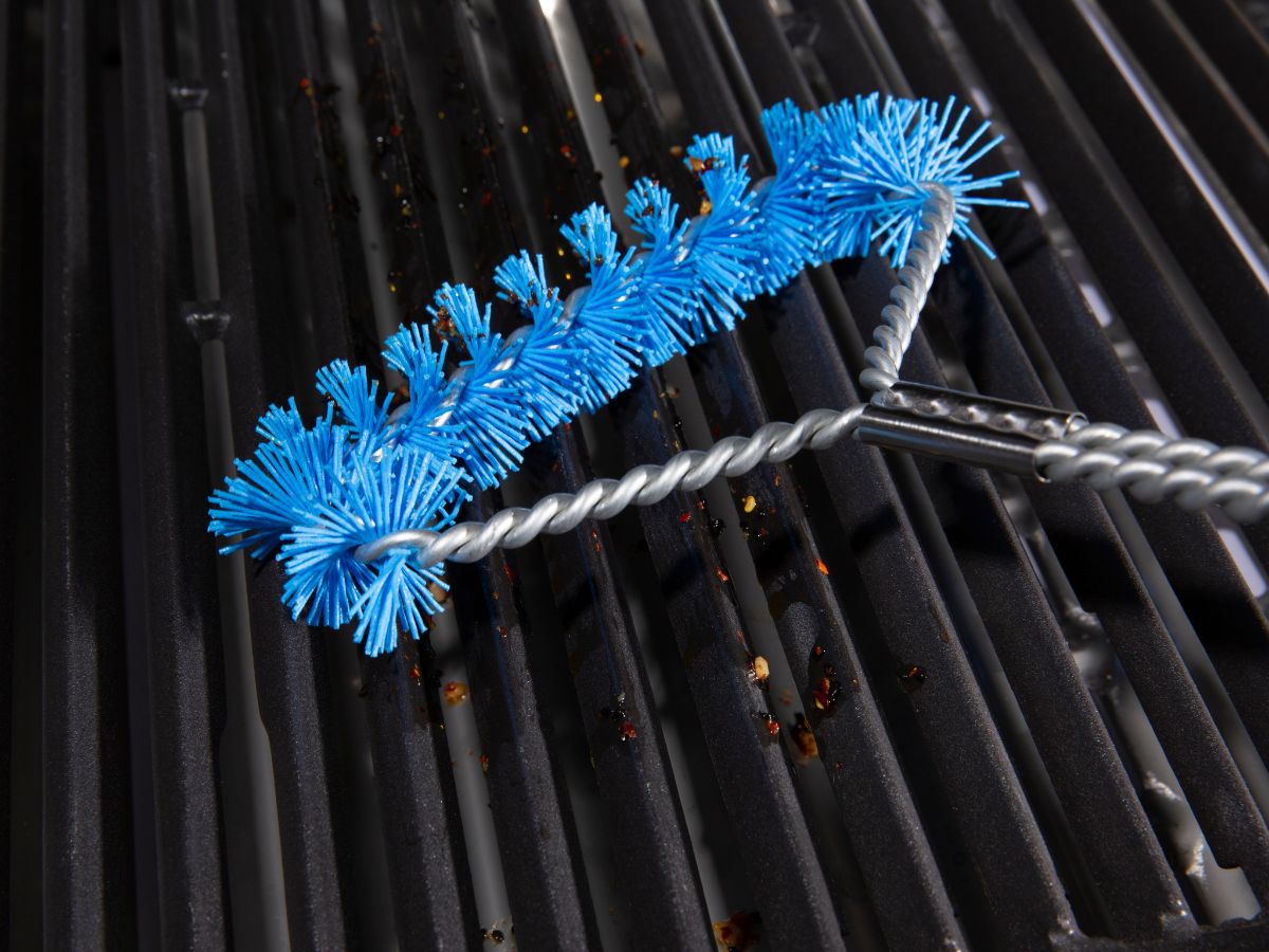 Broil King Twisted Tri-Head Nylon Grill Brush
