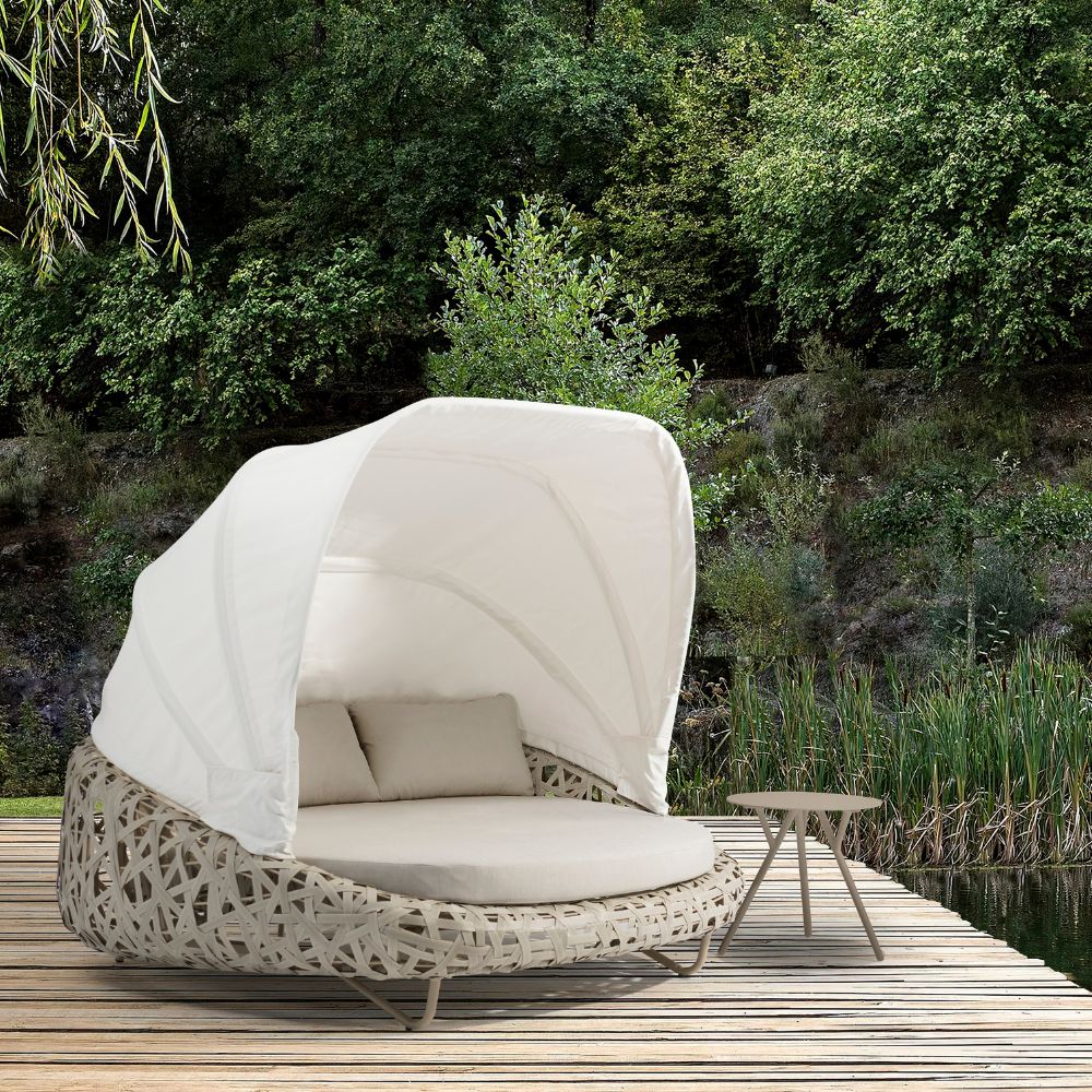 Curl Collection Daybed with Canopy