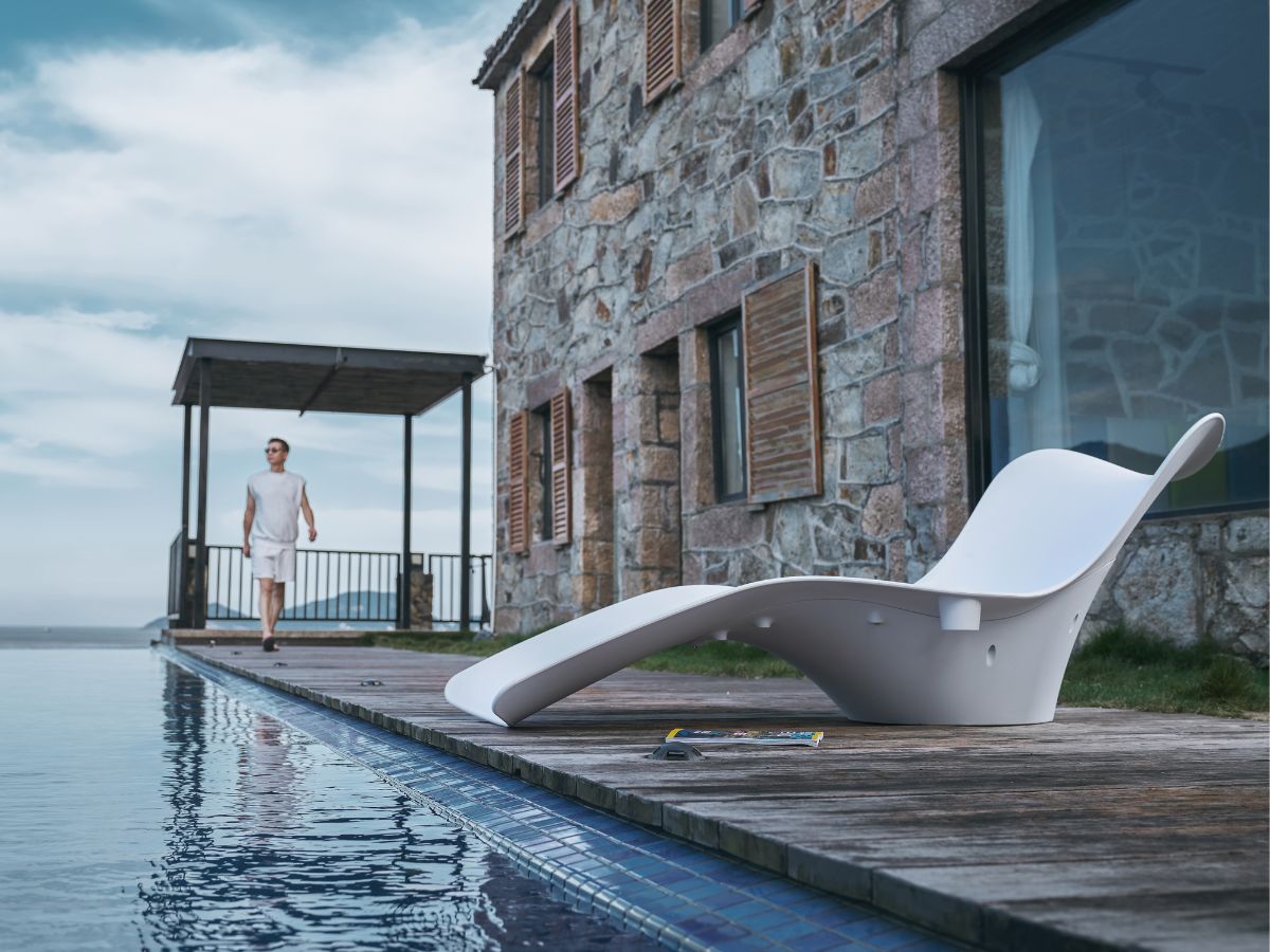 Ocean Chaise Lounge – InsideOut