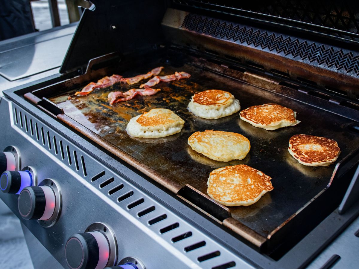 Napoleon Stainless Steel Full-Sized Griddle for 500 & 525 Models