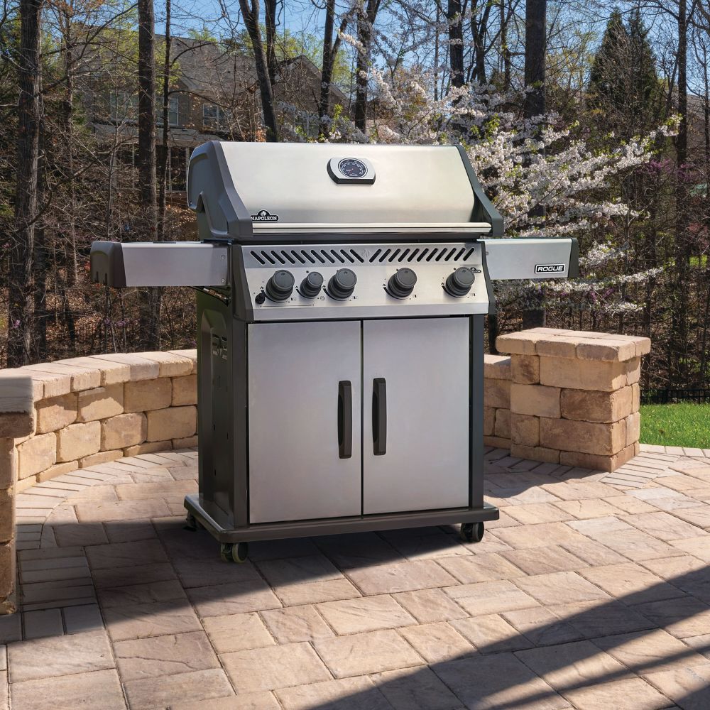 Napoleon Rogue 525 with Range Side Burner Gas Grill - Stainless Steel - Propane