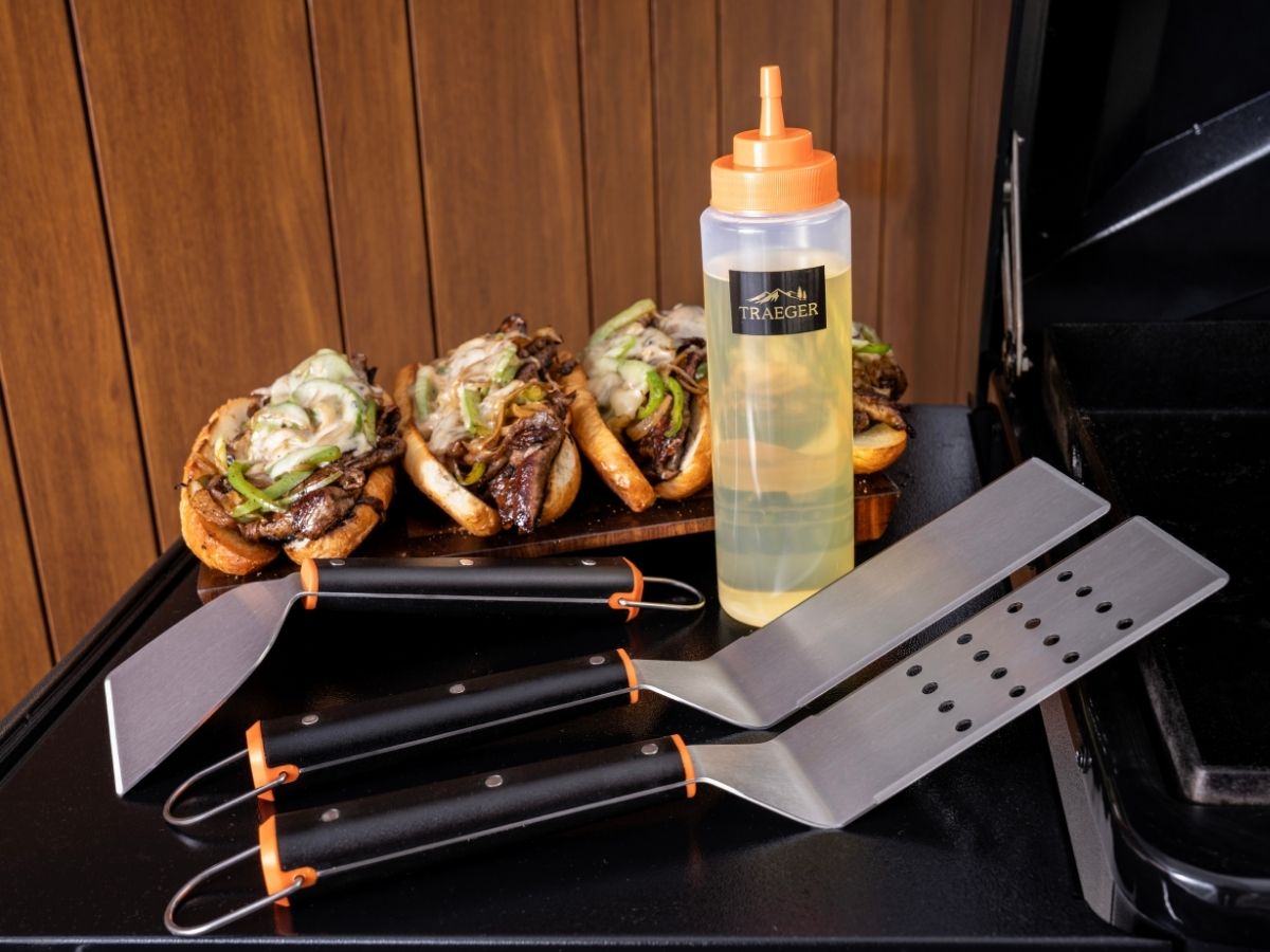 Traeger Flat Top Essential Bundle