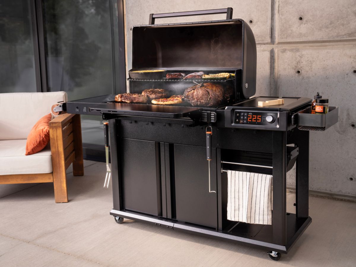 Traeger Woodridge Pro Plus Pellet Grill