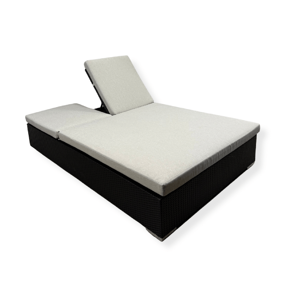 Universal Wicker Double Chaise Lounge - Caviar Black