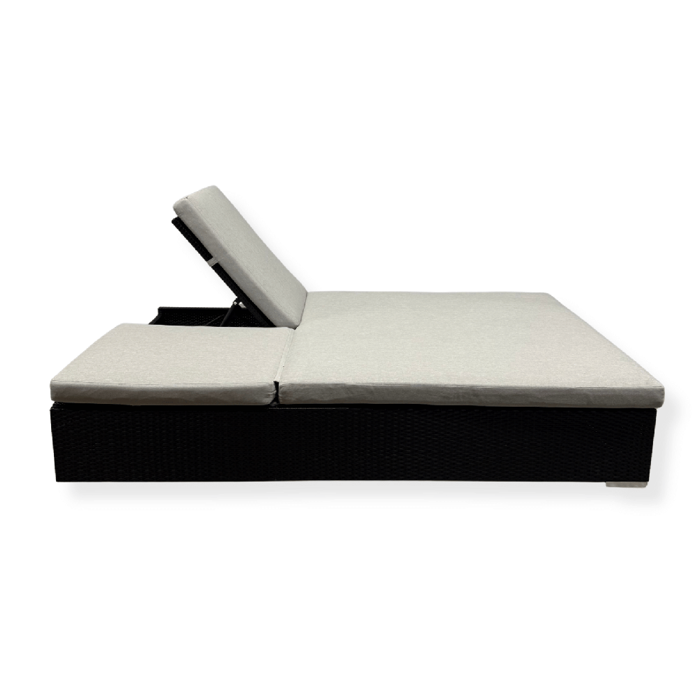 Universal Wicker Double Chaise Lounge - Caviar Black