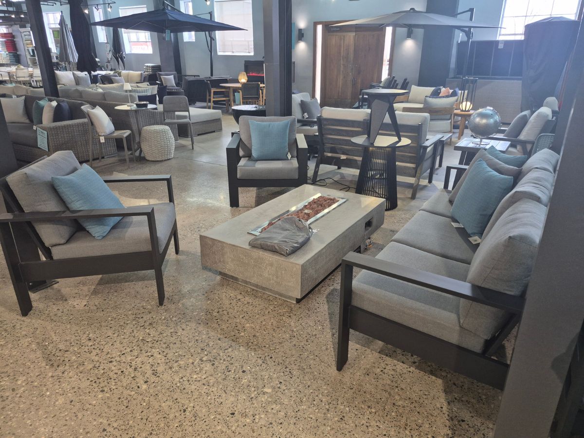 Vienna 3pc Club Set - DEMO MODEL - AS IS SET - LOCAL DELIVERY ONLY