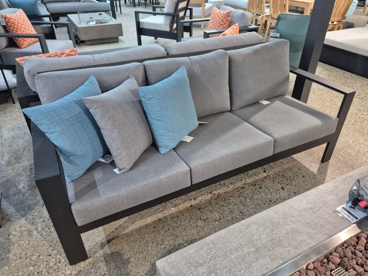 Vienna 3pc Club Set - DEMO MODEL - AS IS SET - LOCAL DELIVERY ONLY