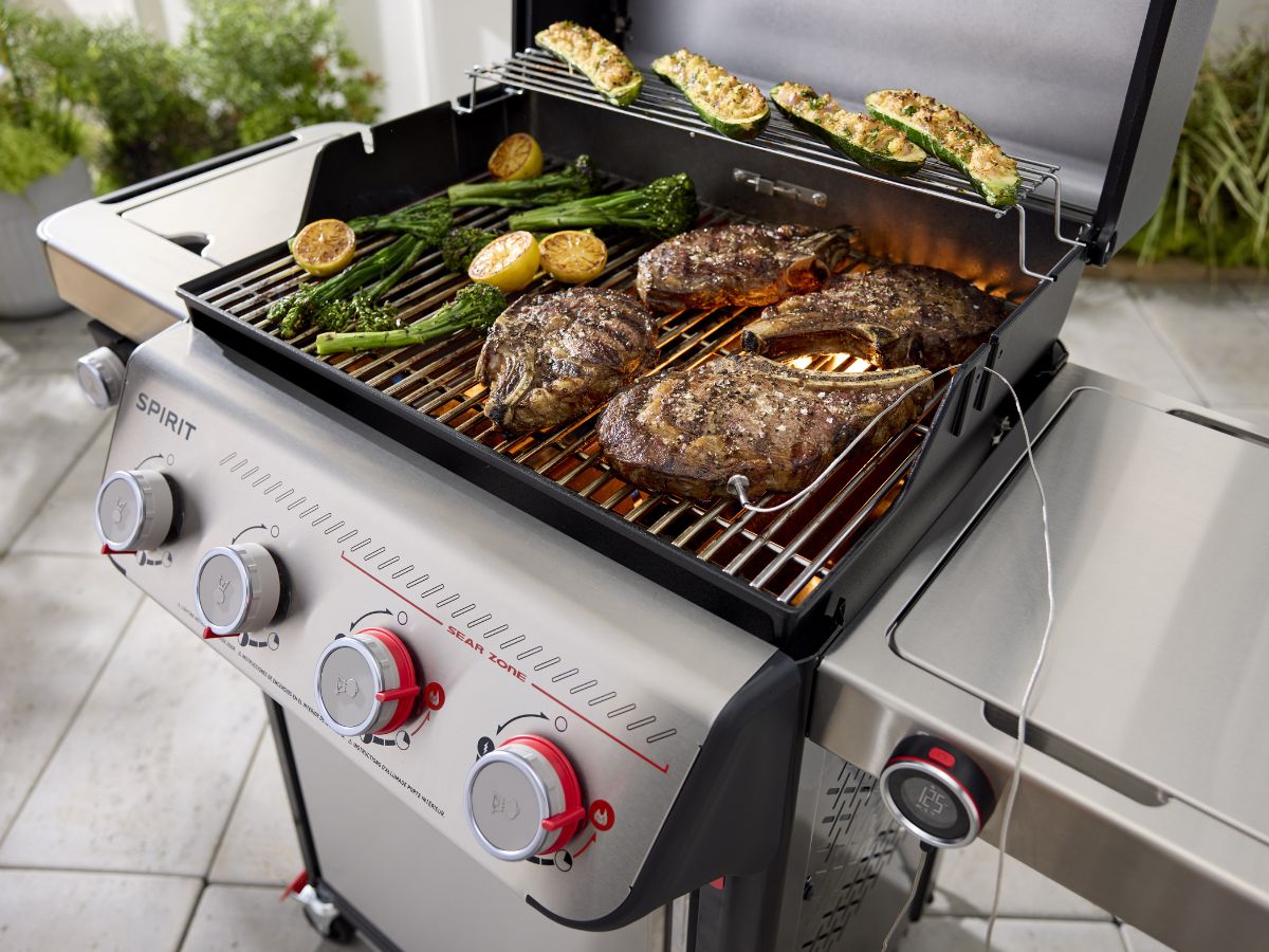 Weber Spirit SPX-435 Gas Grill
