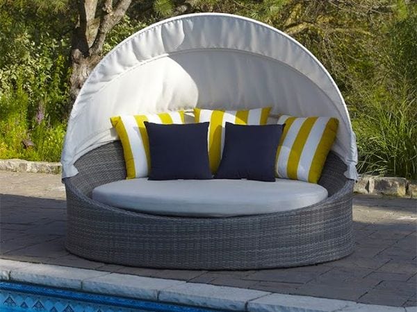 Universal Wicker Daybed - White Mushroom